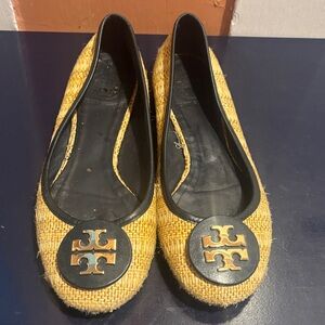 Tory Burch Women's Black and Gold Flats